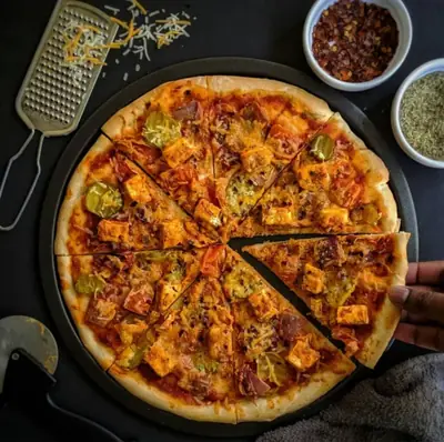 Paneer tikka pizza