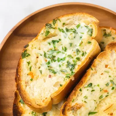 Exotic cheese garlic bread (4 pcs)