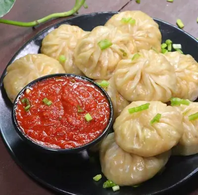 Cheesy Paneer Momos